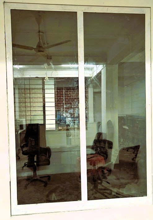 Metal frame for a room divider